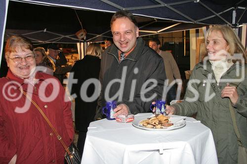 (C) fotodienst/Anna Rauchenberger - Purkersdorf - 27.11.2006  - Der Spatenstich zum neuen Wohnhaus in Purkersdorf wurde zuerst auf der Liegenschaft und anschließend in gemütlicher Atmosphäre in einem Lokal gefeiert.