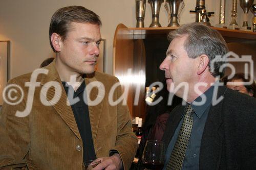 (C) fotodienst/Anna Rauchenberger - Purkersdorf - 27.11.2006  - Der Spatenstich zum neuen Wohnhaus in Purkersdorf wurde zuerst auf der Liegenschaft und anschließend in gemütlicher Atmosphäre in einem Lokal gefeiert.