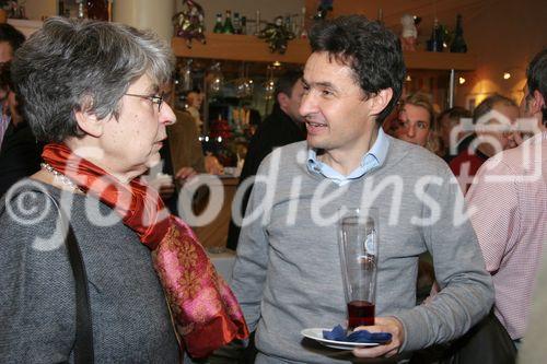 (C) fotodienst/Anna Rauchenberger - Purkersdorf - 27.11.2006  - Der Spatenstich zum neuen Wohnhaus in Purkersdorf wurde zuerst auf der Liegenschaft und anschließend in gemütlicher Atmosphäre in einem Lokal gefeiert.