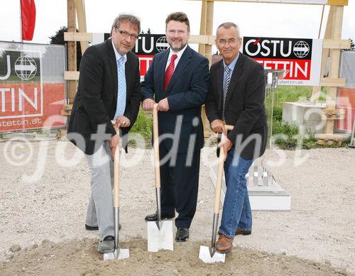 (C) fotodienst/Anna Rauchenberger - Wien, am 26.05.2009 - Heute wurde der Spatenstich der Wohnhausanlage Wien 22., Erzherzog-Karl-Straße 195-201 / Lavaterstraße 5 zum 'Quartier Verts' gefeiert. FOTO v.l.:  Mag. Michael Gehbauer, Geschäftsführer WBV-GPA, Wohnbaustadtrat Dr. Michael Ludwig, Mag. Karl Wurm, MBA, Verbandsobmann und GF GEWOG