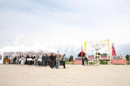 (C) fotodienst/Anna Rauchenberger - Wien, am 26.05.2009 - Heute wurde der Spatenstich der Wohnhausanlage Wien 22., Erzherzog-Karl-Straße 195-201 / Lavaterstraße 5 zum 'Quartier Verts' gefeiert. 