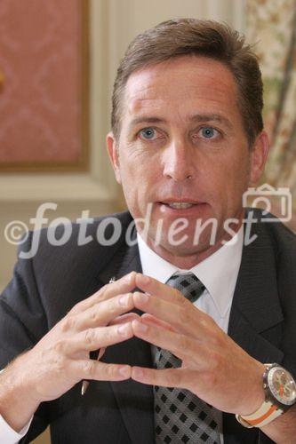 (C) fotodienst/Anna Rauchenberger - Wien 29.08.2006 - Studie von Fessel-GfK und IFES über die Nutzun von Regionalmedien.
FOTO: Erich Postl (Präsident VRM - Verband der Regionalmedien Österreichs).