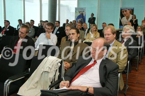 (C) fotodienst/Anna Rauchenberger - Wien 30.08.2006 - Mithilfe der Digitalen Signatur wird es beispielsweise möglich, e-Mails und Dateien zu verschlüsseln und zu signieren, beim e-banking ohne lästige TAN-Listen auszukommen oder Verträge rechtsgültig zu signieren. Sie beugt somit der Internet-Kriminalität vor. 