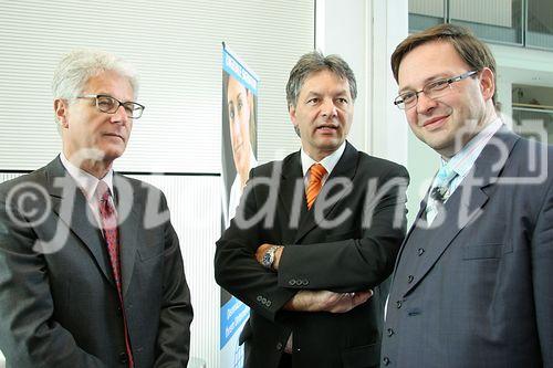 (C) fotodienst/Anna Rauchenberger - Wien 30.08.2006 - Mithilfe der Digitalen Signatur wird es beispielsweise möglich, e-Mails und Dateien zu verschlüsseln und zu signieren, beim e-banking ohne lästige TAN-Listen auszukommen oder Verträge rechtsgültig zu signieren. Sie beugt somit der Internet-Kriminalität vor. 