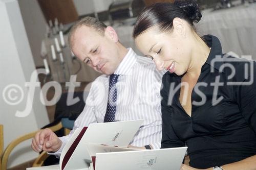 Die diesjährige Jahrestagung der Olina Küchenstudios fand in Salzburg Schloss Mondsee statt. olina ist ein Franchise-Konzept für kleine bis mittelgroße Küchenstudios. Das Franchise-System wurde 1997 von Wolfgang Allgäuer in Feldkirch gegründet und hat mittlerweile 17 Franchise-Nehmer mit eigenen Küchenstudios in ganz Österreich. olina bietet seinen Partnern ein erprobtes Konzept sowie umfassende Unterstützung in allen unternehmerischen Belangen. olina setzt bei seinen Küchen auf Innovation und exklusives Design, Zielgruppe sind wertbewusste Privatkunden mit Anspruch auf hohen Service. Jede Küche ist maßgeschneidert und wird je nach Kundenwunsch speziell gefertigt. Dazu bietet olina zehn Jahre Garantie und kostenlosen Service. Daraus resultiert eine extrem hohe Kundenzufriedenheit, über 60 Prozent des Küchenabsatzes erfolgen über Weiterempfehlung von Käufern.