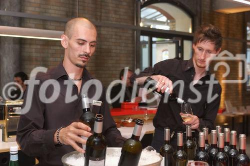 Speakers Event der Zuercher Public Relations Gesellschaft ZPRG im 'Citystudio' im Huerlimann Areal. Bild: Apero