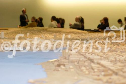 Abendveranstalung ZPRG: Referat Urs Spinner, PR für oeffentliche Bauten. Bild: Urs Spinner, Leiter Kommunikation im Hochbaudepartement der Stadt Zuerich