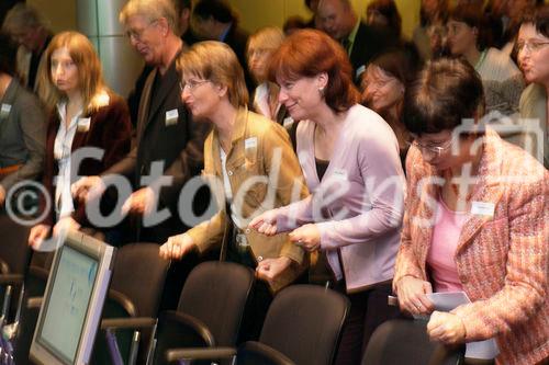 Hoer mal, wer da spricht! Event 'Erfolgsfaktor Stimme' der Zuercher Public Relations Gesellschaft ZPRG in der SWX Swiss Exchange Zuerich. Bild: Vortrag von Rolf Christiansen, Kommunikationswissenschaftler; Stimmjogging