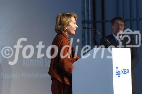 Einladung zur feierlichen Eröffnung einer neuen Montagehalle für Banknotendruckmaschinen in der KBA Mödling AG.  Foto: KR Sonja Zwazl  (Mitglied des Bundesrates und Präsidentin der WKNÖ)                               