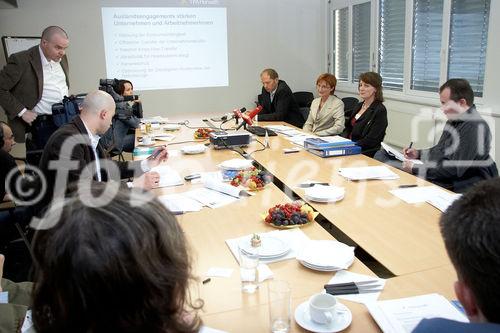 (C) fotodienst/Anna Rauchenberger - Wien 14.09.2006 - ÖsterreicherInnen, besonders junge Arbeitnehmer, scheuen berufliches Engagement in den neuen EU-Ländern. Dies ergab eine Umfrage von TPA Horwath. 