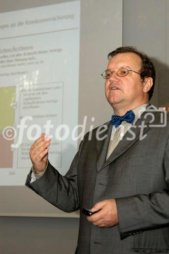 Bild: Herr Claude Longchamp
Präsentation des GfS-Gesundheitsmonitors 2006 mit Claude Longchamp,Leiter GfS.bern
Krankenversicherungen: Mehr Planung oder mehr Markt - es zeichnet sich eine Trend ab...