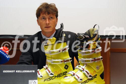 (C)fotodienst/Mag. Daniel Katzinger - Wien 04.10.2006,Heute fand im Vienna Marriot Hotel das Fischer-Ski Wirtschafts-Pressegespräch 2006 statt.Es wurden Details aus den Bereichen Unternehmen/Finanzen und Sport/Events präsentiert.Foto: Mag. Gernot Kellermayr (Verkaufsleiter für Österreich)