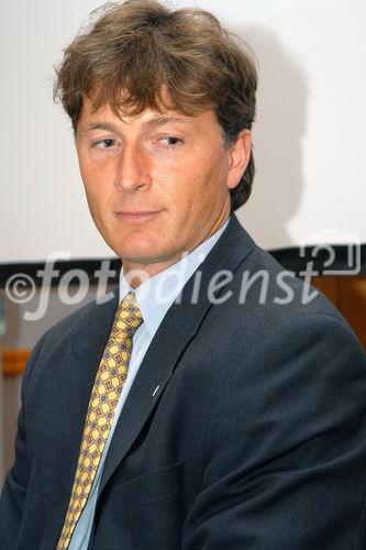 (C)fotodienst/Mag. Daniel Katzinger - Wien 04.10.2006,Heute fand im Vienna Marriot Hotel das Fischer-Ski Wirtschafts-Pressegespräch 2006 statt.Es wurden Details aus den Bereichen Unternehmen/Finanzen und Sport/Events präsentiert.Foto: Mag. Gernot Kellermayr (Verkaufsleiter für Österreich)