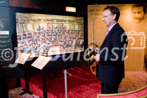 (c) fotodienst / Anna Rauchenberger - Wien, am 27.11.2009 - Heute wurde im Haus der Musik der neue 'Virtuelle Dirigent' präsentiert. Die Installation wurde neu aufgenommen und programmiert, die Musikauswahl erweitert und als Einführung gibt Maesto Zubin Mehta Dirigiertipps. FOTO: Prof. Dr. Max Mühlhäuser, TU Darmstadt