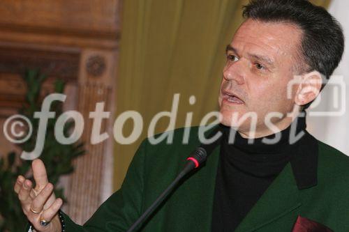(C) fotodienst/Anna Rauchenberger - Wien 09.11.2006  - Vorträge und Podiumsdiskussion zu den Themen 08/15 - die Krise der Bauherren; Sanierung und Innovativer Hochbau. FOTO: Prof. Mag. Thomas Malloth (Obmann Fachverband der Immobilientreuhänder).