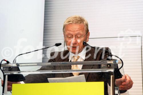 (C)fotodienst/Mag. Daniel Katzinger - Wien 05.10.2006,
Heute fand im Festsaal der Telekom Austria die Preisverleihung des vom  Report Verlag initiierte ebiz egovernment award 2006 statt. 
Foto:  Franz Morak (Staatssekretär)