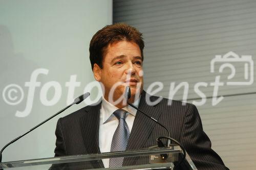 (C)fotodienst/Mag. Daniel Katzinger - Wien 05.10.2006,Heute fand im Festsaal der Telekom Austria die Preisverleihung des vom  Report Verlag initiierte ebiz egovernment award 2006 statt. Foto: Hofrat Fred Vavrousek ( Bereichsleiter für Stadtkommunikation und Medien der Stadt Wien)