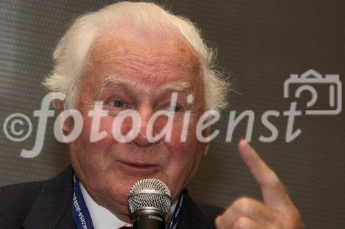 (C) fotodienst/Gudrun Krieger - Wien 6.10.2009 -IMA-Awardverleihung und Sektempfang am Messestand; Foto: KR Walter Dermuth (Präsident Kärntner Messen) - IMA Award