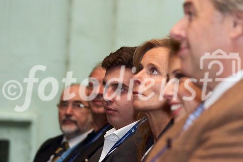 (C) fotodienst/Gudrun Krieger - Wien 6.10.2009 -IMA-Awardverleihung und Sektempfang am Messestand; Publikum