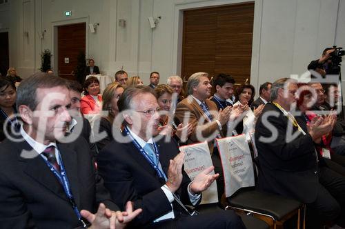 (C) fotodienst/Gudrun Krieger - Wien 6.10.2009 -IMA-Awardverleihung und Sektempfang am Messestand; Publikum