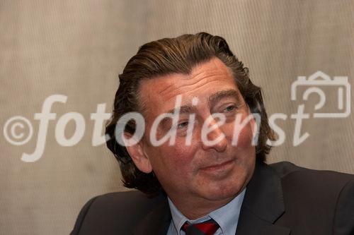 (C) fotodienst/Gudrun Krieger - Wien 6.10.2009 -IMA-Awardverleihung und Sektempfang am Messestand; Foto: Roman Schiff (Vorstand I.M.Austria)
Messemanagement Schiff GmbH