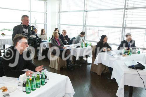 (C)fotodienst/Anna Rauchenberger Wien, 07.12.2010  - HPV: Eine neue Laserdiagnostik verspricht großen Fortschritt in der Früherkennung von Gebärmutterhalskrebs. Studienergebnisse zeigen, dass bis zu 50 Prozent aller Gebärmutterhalskrebsvorsorgen durch herkömmliche Diagnosemethoden unerkannt bleiben. Durch eine neue Screenigmethode könnten mehr als 90 Prozent entdeckt werden, was nicht zuletzt auch Kosten sparen würde.