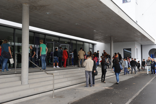 BRG Linz, Hamerlingstraße 18: Fotoreportage vom ersten Schultag im erweiterten und sanierten Schulgebäude