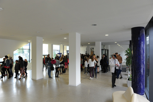 BRG Linz, Hamerlingstraße 18: Fotoreportage vom ersten Schultag im erweiterten und sanierten Schulgebäude