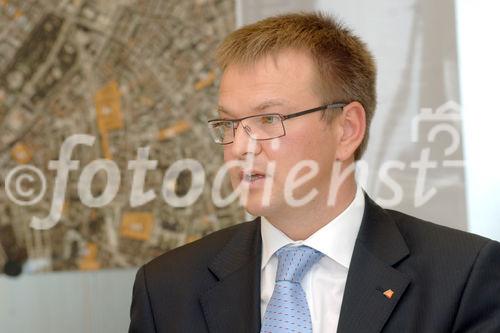 Wintersteiger bleibt auf Rekordkurs: Präsentation Jahresergebnis 2006 und Prognose 2007 . Foto: Geschäftsführer der BIG Bundes Immobilien Gesellschaft:  DI Christoph Stadlhuber