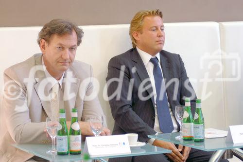 Lactobacillus reuteri Protectis, die natürliche probiotische Nahrungsergänzung. Foto v.li.na.re: Prim.Dr.Christian Sebesta (Ärztl. Direktor - SMZ Donauspital); Helmut Essl (CEO)