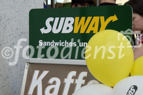 Grand Opening des ersten Subway Restaurants in der Sihlstrasse 99 in Zürich durch die Geschäftsführerin  Brigitta Koch. (C) Fotodienst/Tabea Vogel. 