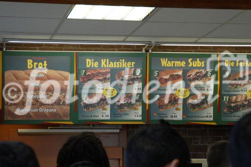 Grand Opening des ersten Subway Restaurants in der Sihlstrasse 99 in Zürich durch die Geschäftsführerin  Brigitta Koch. (C) Fotodienst/Tabea Vogel. 