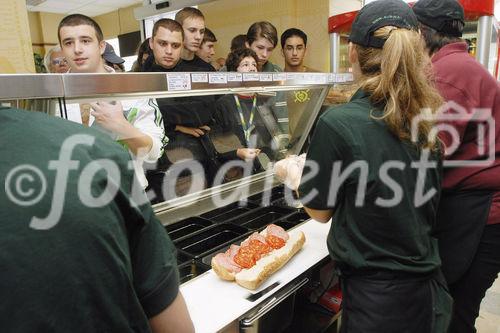 Eröffnung des ersten Subway Restaurant beim Bahnhof Zuerich Selnau. - (C)Fotodienst/Dieter Enz 