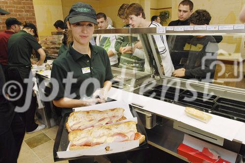 Eröffnung des ersten Subway Restaurant beim Bahnhof Zuerich Selnau. - (C)Fotodienst/Dieter Enz 