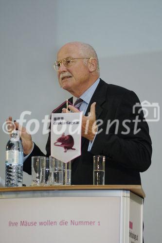 Zum wiederum sehr erfolgreichen Investmentabend wurde von direktanlage.at, diesmal in die Räume der Universität Salzburg geladen. Die hochkarätigen Referenten  Dr.Theo Waigel (deutscher Bundesfinanzminister a.D.), Rupertus Rothenhäuser (Managing Director von BNP Paribas)und Dr. Martin Hüfner (chief economist direktanlage.at) sprachen zur Entwicklung Europas und gaben einen Ausblick über die Situation der Aktien-,Renten und Rohstoffmärkte. Eröffnet wurde der Abend von Ernst Huber dem Vorstandsvorsitzenden von direktanlage.at. 