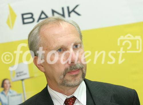 (C) Fotodienst/Anna Rauchenberger - 15.10.2007 - Wien - Aus P.S.K. wird PSK BANK: Bankdienstleistungen und aktiver Kundenservice stellen künftige Schwerpunkte dar. FOTO: Dr. Ewald Nowotny (Generaldirektor BAWAG PSK)