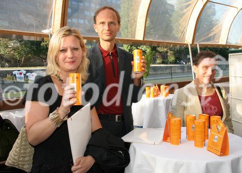 (C) Fotodienst/Anna Rauchenberger - Wien 01.08.2007 - C-ICE, der Schweizer Hanf-Eistee mit einzigartigem Geschmack macht anderen Erfrischungsgetränken Konkurrenz! FOTO: C-ICE Geschmackstest.