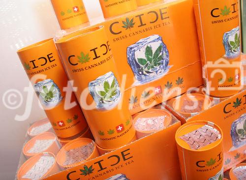 (C) Fotodienst/Anna Rauchenberger - Wien 01.08.2007 - C-ICE, der Schweizer Hanf-Eistee mit einzigartigem Geschmack macht anderen Erfrischungsgetränken Konkurrenz! FOTO: C-ICE Dosen