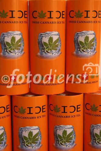 (C) Fotodienst/Anna Rauchenberger - Wien 01.08.2007 - C-ICE, der Schweizer Hanf-Eistee mit einzigartigem Geschmack macht anderen Erfrischungsgetränken Konkurrenz! FOTO: C-ICE Dosen