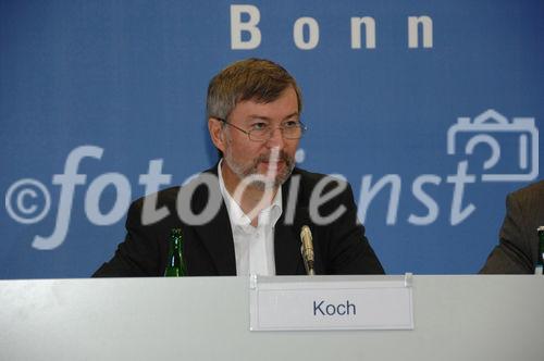 Jahres-Pressekonferenz 2006 des Deutschen Entwicklungsdienst GmbH in Bonn,Herr Koch aus dem Presse und Informationsamt, 