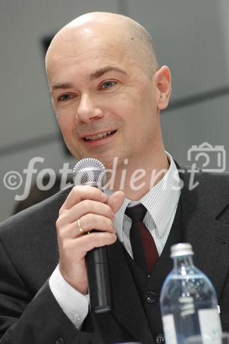 Der Auftritt von Microsoft Österreich auf der ITnT zählt traditionell zu den Publikumsmagneten auf der heimischen IT-Fachmesse. 
Foto: Harald Leitenmüller (Mitglied der Geschäftsleitung & Innovationssprecher bei Microsoft Österreich)
©fotodienst/Nadine Bargad