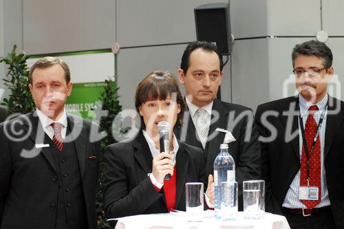 Der Auftritt von Microsoft Österreich auf der ITnT zählt traditionell zu den Publikumsmagneten auf der heimischen IT-Fachmesse. 
Foto v.li.na.re:  Werner Leibrandt (Chief Operation Officer Microsoft); Katharina Thiel (Leitung Bereich Windows Client Microsoft Österreich); Michael Bartz (Leitung Bereich Information Worker); Wolfgang Briem (Leitung Bereich Server Microsoft Österreich)
©fotodienst/Nadine Bargad