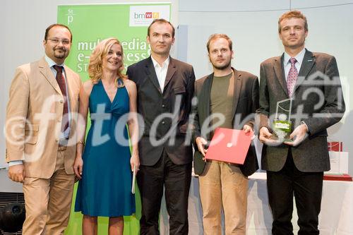 (C) fotodienst/Anna Rauchenberger -  Wien, am 28.09.2009 - Heute wurde im Rahmen einer Gala in der Wirtschaftskammer Österreich der Staatspreis für Multimedia und e-Business verliehen. FOTO: Mag. Alexander Kleedorfer, Telekom Austria Group, Anitra Eggler, Geschäftsführerin Mamma Media, Preisträger (re) Fluidtime Data Services mit dem Projekt 'Wiewohin - Der intermodale Vergleichsroutenplaner' Sonderkategorie 'Energie, Klima und Umwelt, e-Initiativen zu Corporate Social Responsibility'