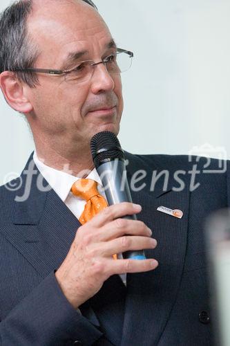 (C) fotodienst/Anna Rauchenberger -  Wien, am 28.09.2009 - Heute wurde im Rahmen einer Gala in der Wirtschaftskammer Österreich der Staatspreis für Multimedia und e-Business verliehen. FOTO: Prof. Dr. Peter A. Bruck, Geschäftsführer Research Studios Austria ForschungsgmbH, Ehrenamtlicher Obman Internationale Center for New Media