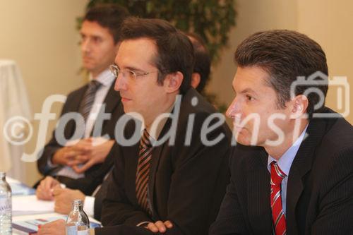 (C) Fotodienst/Anna Rauchenberger - 12.10.2007 - Wien - Der Entwurf des 'Mittelstandsfinanzierungs-gesellschafts-Gesetzes 2007' bringt erheblichen Standortnachteil für Österreich' Das eigenständige Private Equity Gesetz ist weiterhin dringend notwendig.  FOTO v.l.: Mag. Markus Fichtinger (GF Aktienforum), Dr. Jürgen Machart (GF, AVCO), Dr. Anton Zahradnik (Partner, DORADA BRUGGER JORDIS Rechtsanwälte GmbH), Dr. Christian Kaltenegger (Vorstandsvorsitzender AVCO).