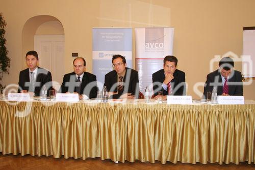 (C) Fotodienst/Anna Rauchenberger - 12.10.2007 - Wien - Der Entwurf des 'Mittelstandsfinanzierungs-gesellschafts-Gesetzes 2007' bringt erheblichen Standortnachteil für Österreich' Das eigenständige Private Equity Gesetz ist weiterhin dringend notwendig.  FOTO v.l.: Mag. Markus Fichtinger (GF Aktienforum), Dr. Stefan Haslinger (Partner, KPMG), Dr. Jürgen Machart (GF, AVCO), Dr. Anton Zahradnik (Partner, DORADA BRUGGER JORDIS Rechtsanwälte GmbH), Dr. Christian Kaltenegger (Vorstandsvorsitzender AVCO).