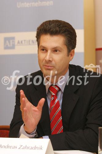 (C) Fotodienst/Anna Rauchenberger - 12.10.2007 - Wien - Der Entwurf des 'Mittelstandsfinanzierungs-
gesellschafts-Gesetzes 2007' bringt erheblichen Standortnachteil für Österreich' Das eigenständige Private Equity Gesetz ist weiterhin dringend notwendig.  FOTO v.l.: Dr. Anton Zahradnik (Partner, DORADA BRUGGER JORDIS Rechtsanwälte GmbH)