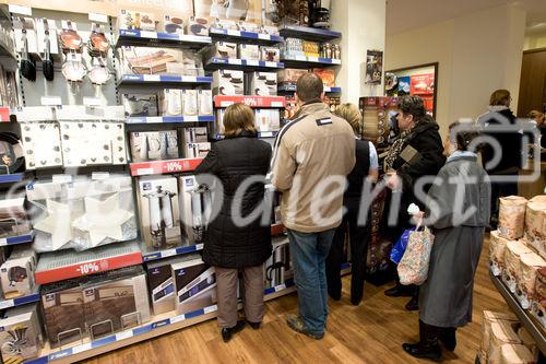 Wiedereröffnung Tchibo Filiale Salzburg Paris-Lodron-Str. 2, 2008-11-20 

Bild: fotodienst.at/Chris Hofer