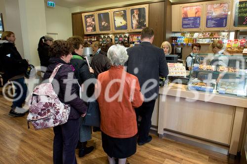 Wiedereröffnung Tchibo Filiale Salzburg Paris-Lodron-Str. 2, 2008-11-20 

Bild: fotodienst.at/Chris Hofer
