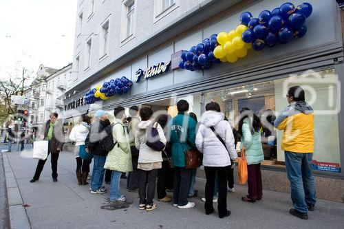 Wiedereröffnung Tchibo Filiale Salzburg Paris-Lodron-Str. 2, 2008-11-20 

Bild: fotodienst.at/Chris Hofer